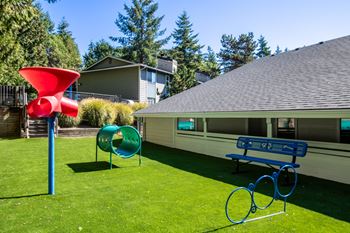 Onsite dog park at brackett apartments in edmonds, wa 98020